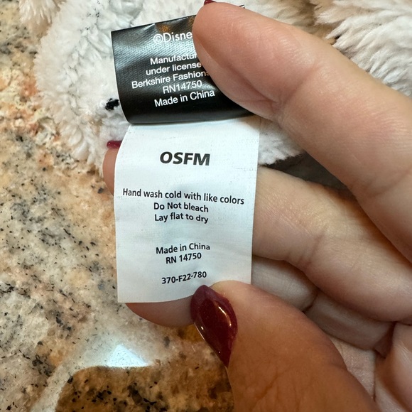 Minnie Mouse girls hat - Picture 6 of 8